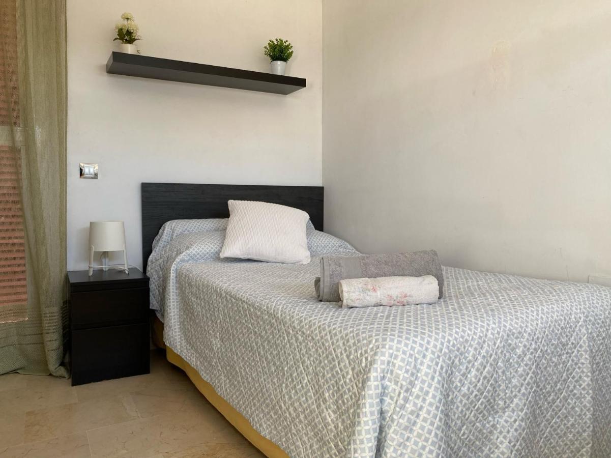 Castilleja , Casa-Apartamento Cerca Centro Sevilla Wifi Familias Trabajo Garaje カスティジェハ・デ・ラ・クエスタ エクステリア 写真