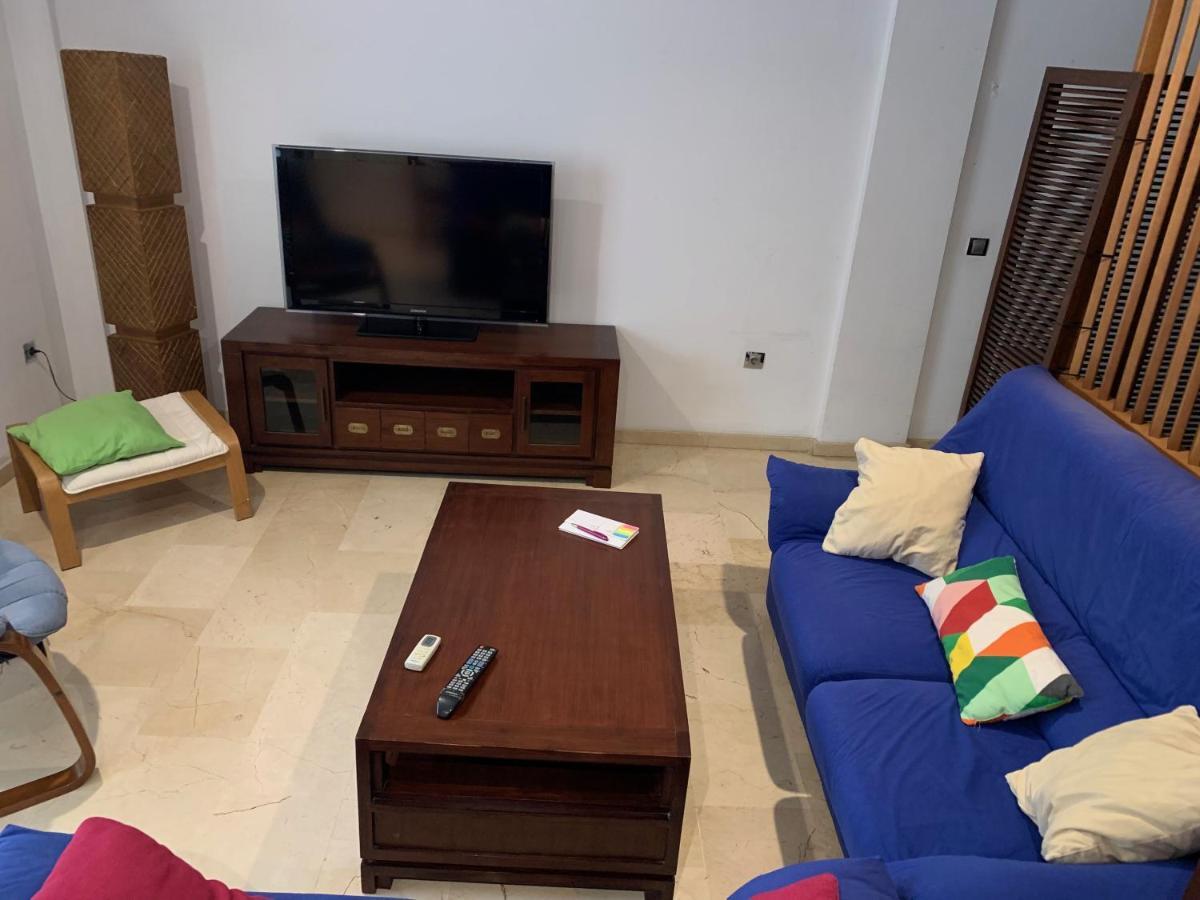 Castilleja , Casa-Apartamento Cerca Centro Sevilla Wifi Familias Trabajo Garaje カスティジェハ・デ・ラ・クエスタ エクステリア 写真
